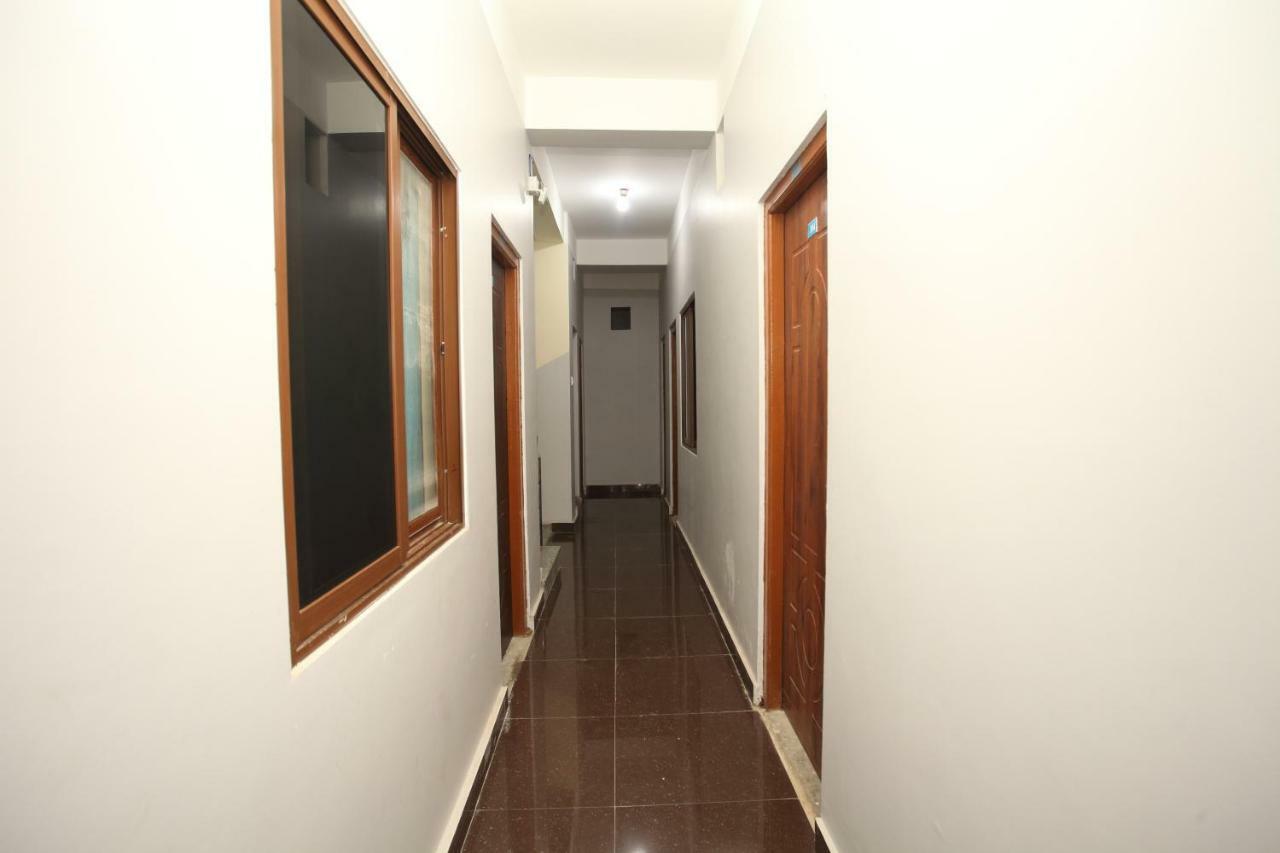 Spot On 503 Lisno Restaurant And Lodge Lumbini Екстериор снимка